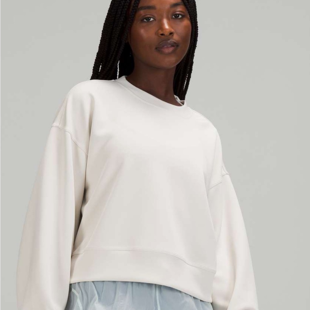 Lululemon crew Neck *Softstream cream